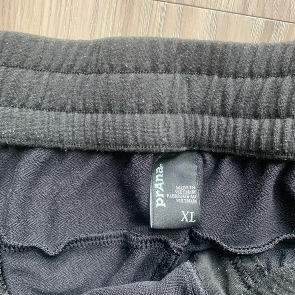 Men’s Prana Shorts XL - Picture 2 of 3